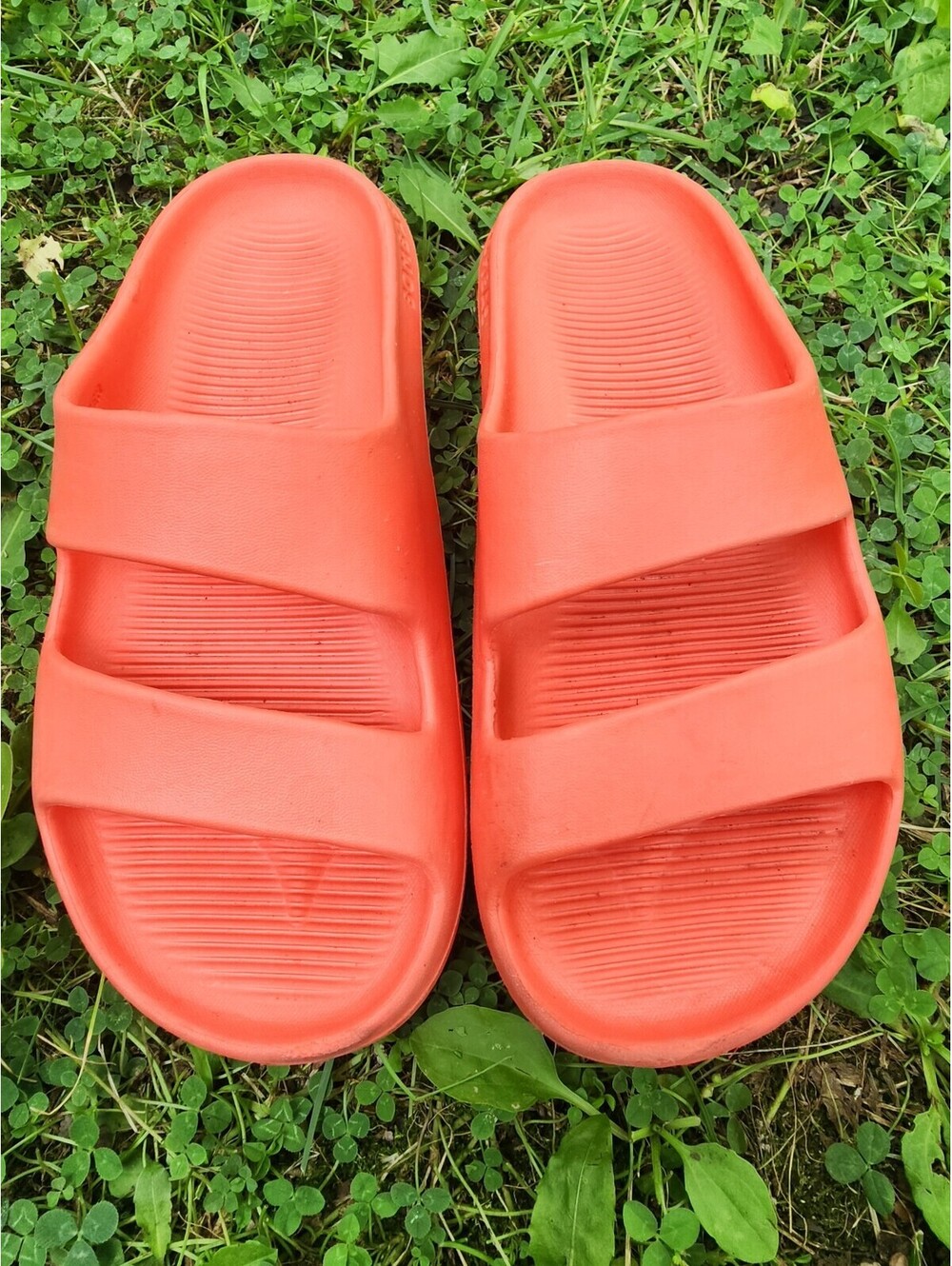 Size 5 - Bombas Women's Red Slide Sandals - Picture 8 of 9